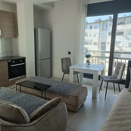 Markovic Centar * لوزنيكا